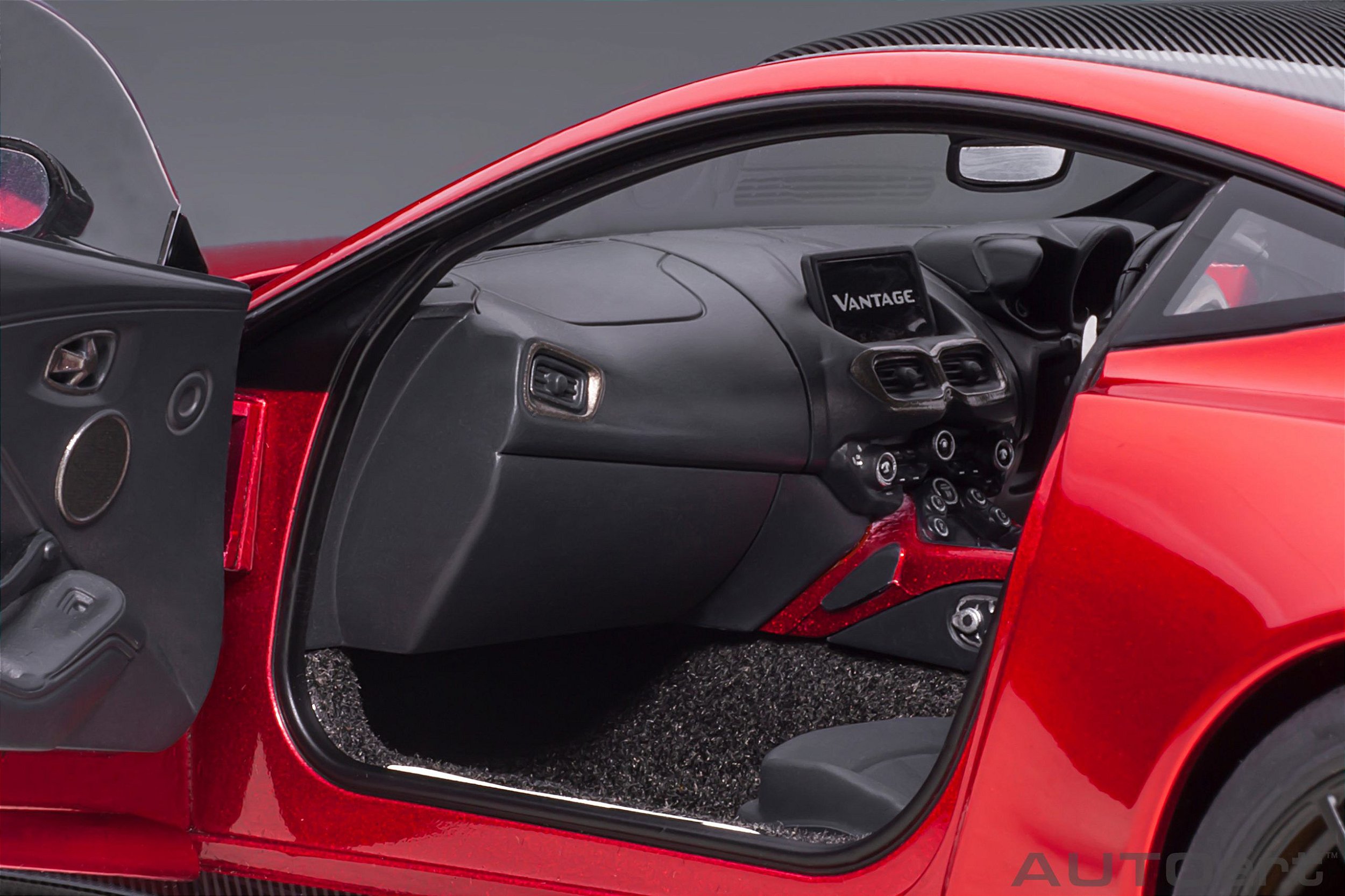 Aston Martin Vantage 2019 1:18 Autoart Vermelho - 20 anos! Loja on