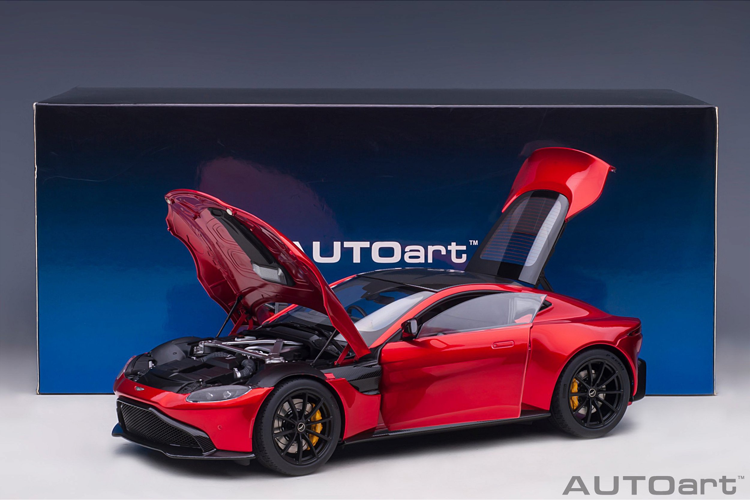Aston Martin Vantage 2019 1:18 Autoart Vermelho - 19 anos! Loja on