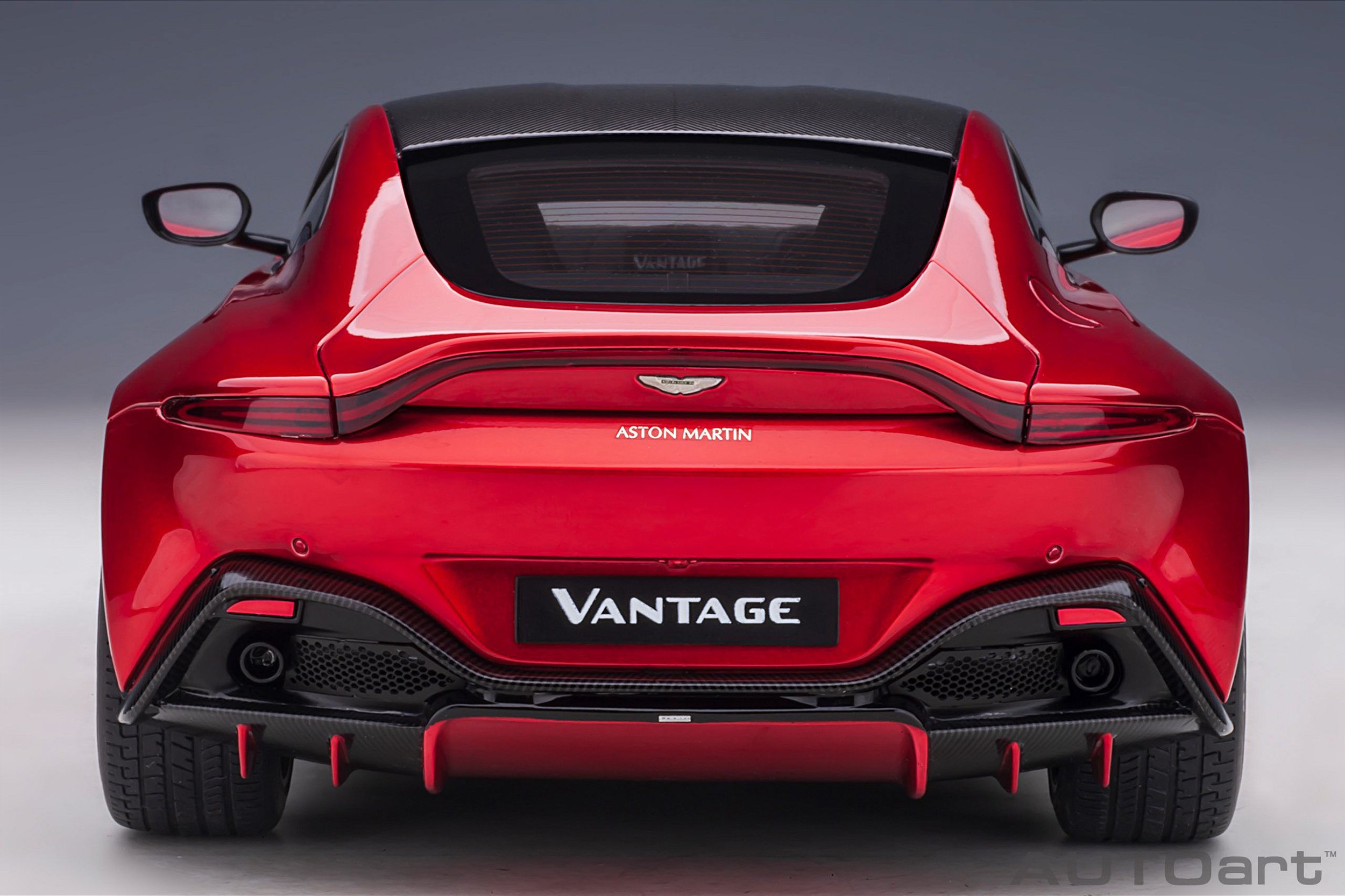 Aston Martin Vantage 2019 1:18 Autoart Vermelho - 20 anos! Loja on