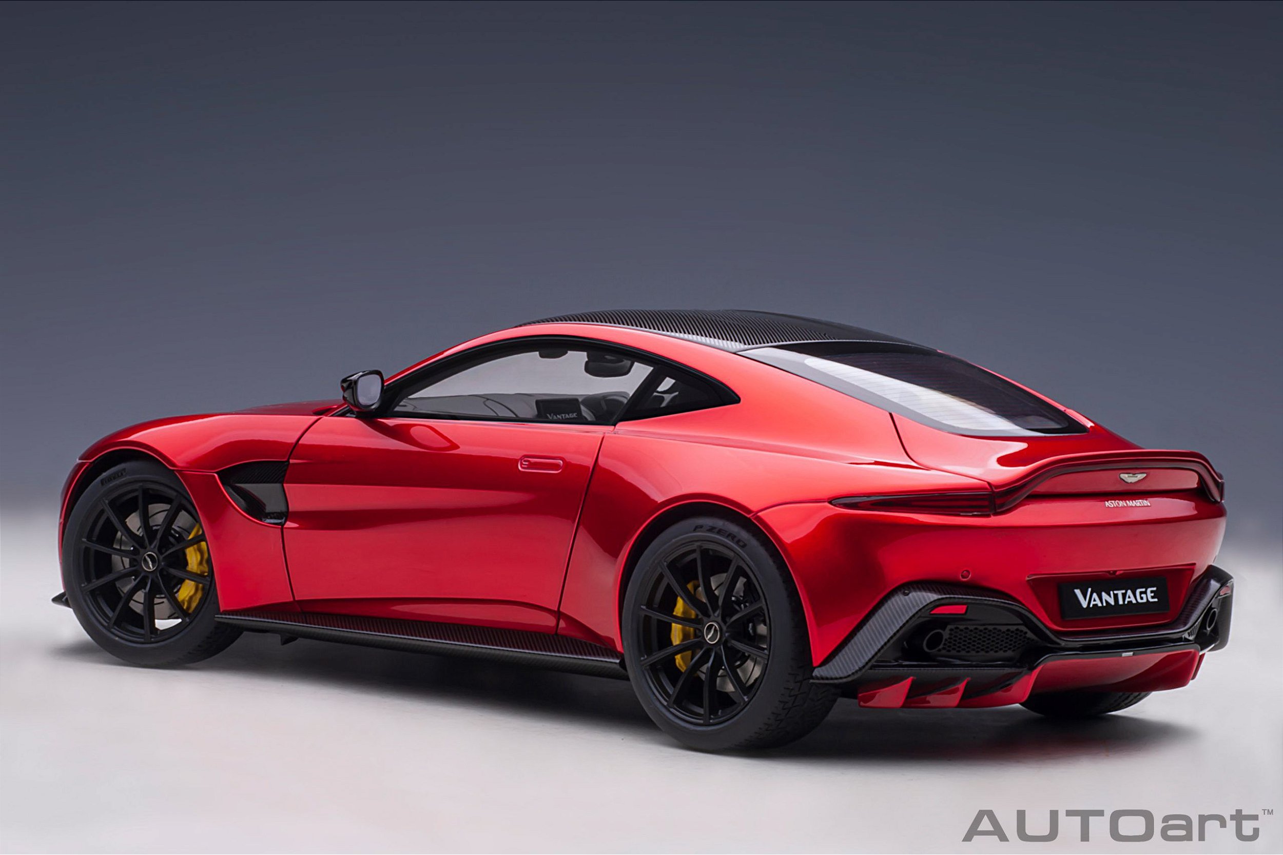 Aston Martin Vantage 2019 1:18 Autoart Vermelho - 19 anos! Loja on
