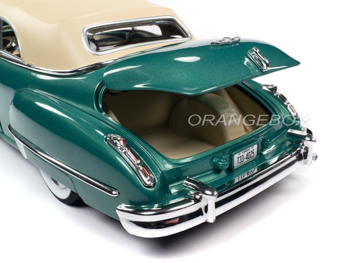 1:18 ミニカー 1947 Cadillac Series 62 キャデラック Cadillac Series 62 Soft Top 1947 1:18 Autoworld Verde - 19 anos