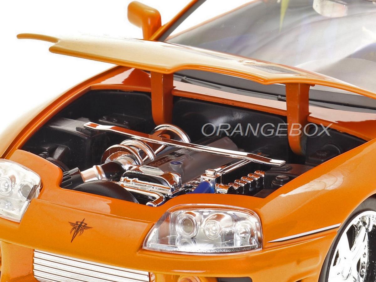 Toyota Supra 1995 Velozes e Furiosos + Figura Brian Jada