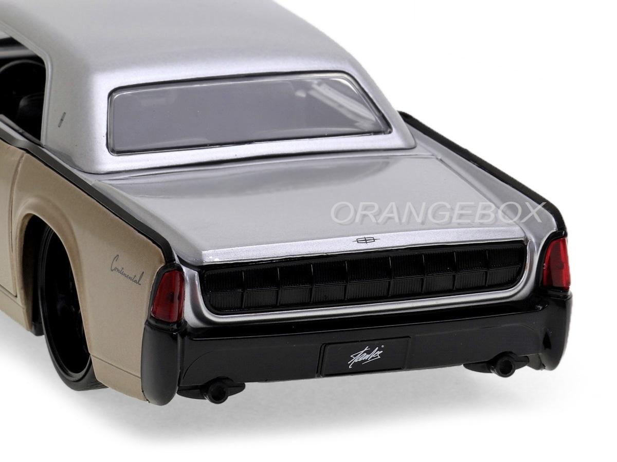 Lincoln Continental 1963 + Figura Stan Lee 1:24 Jada Toys - 20