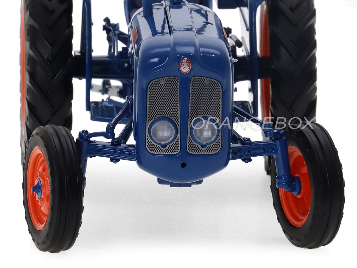 Trator Fordson Dexta (1960) 1:16 Universal Hobbies - 20 anos! Loja
