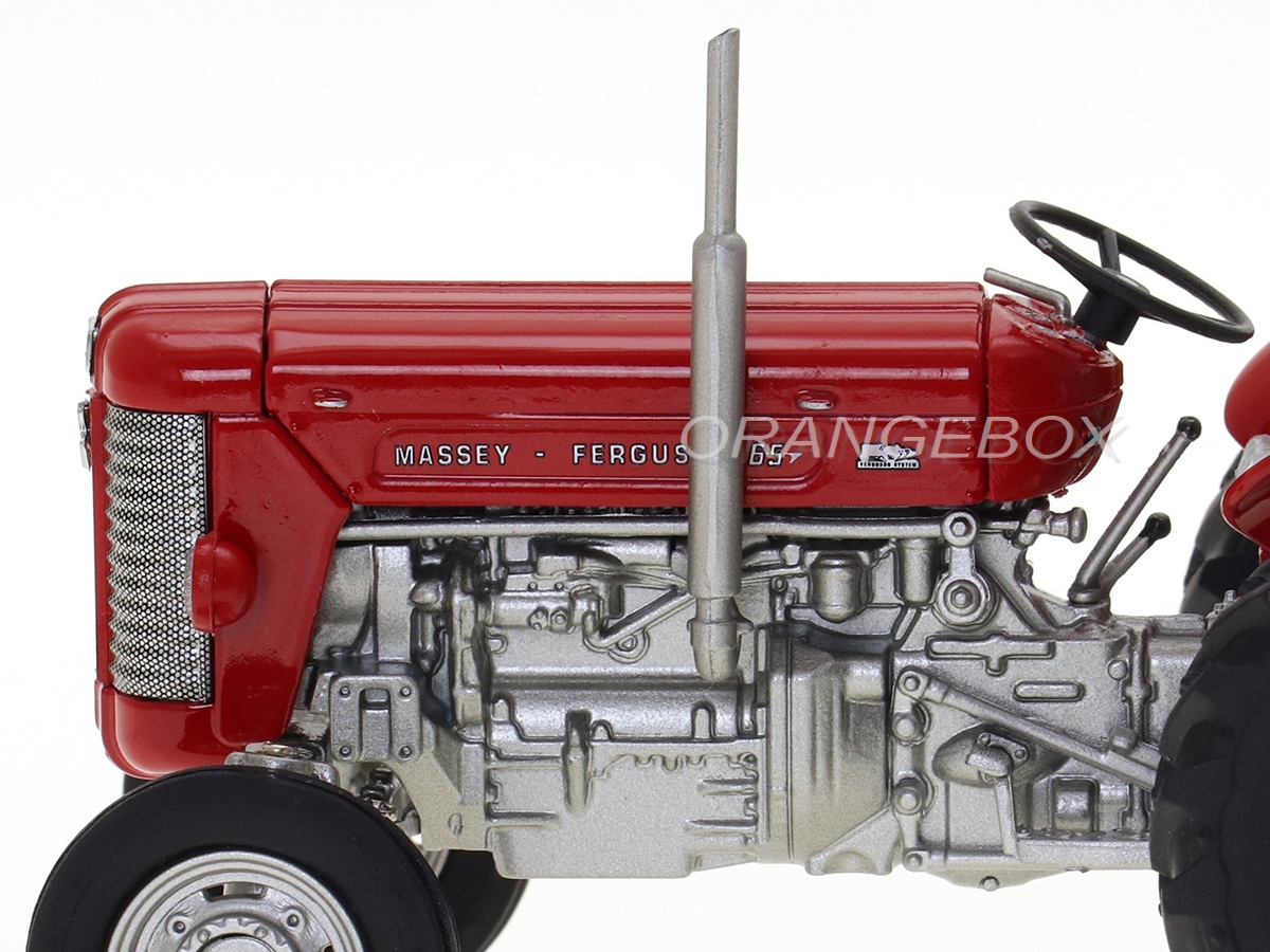 UNIVERSAL HOBBIES, MASSEY FERGUSON 65 version Europe, échelle 1/32, UH6269