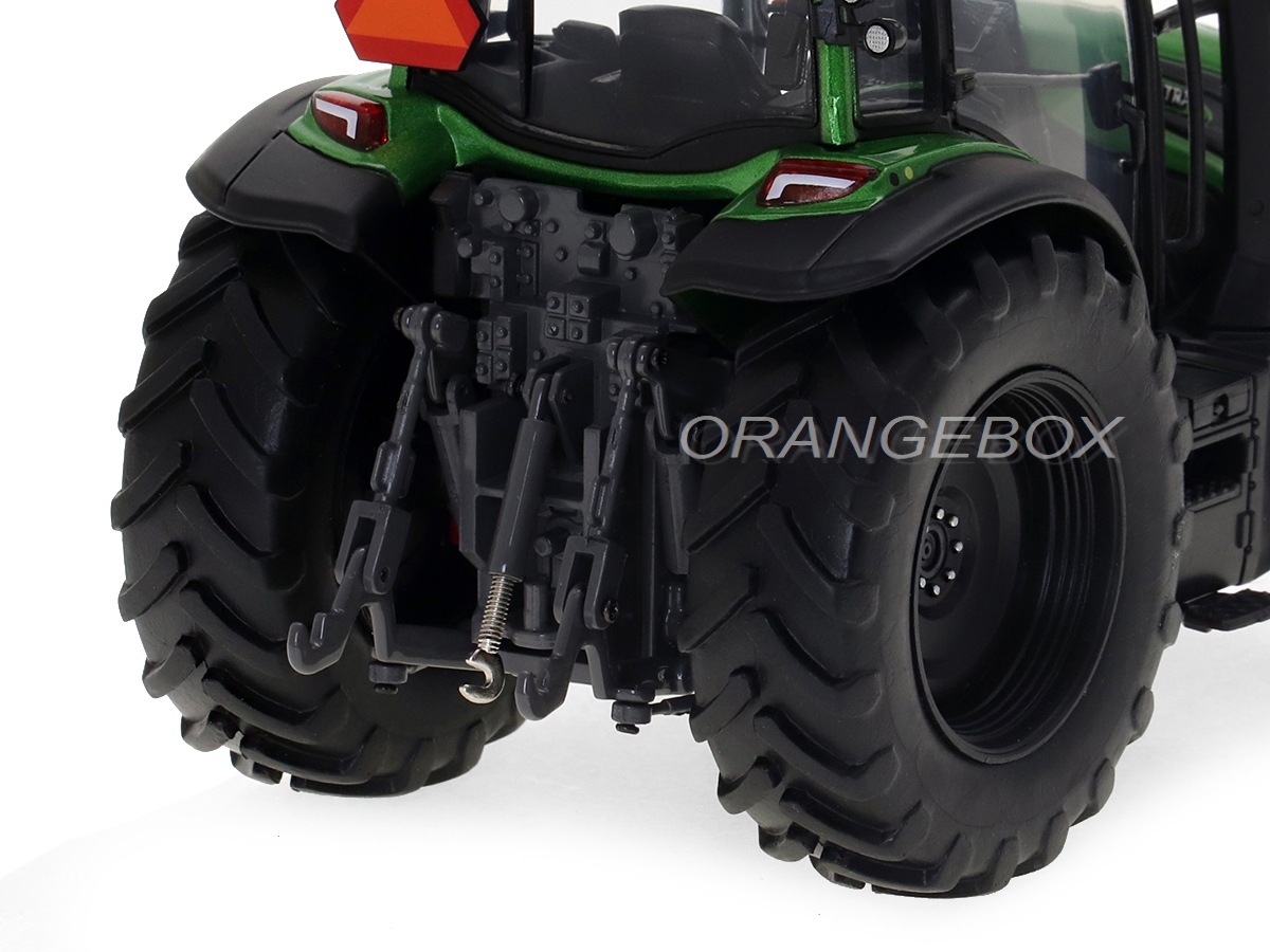 Trator Valtra G135 Unlimited Ultra Green 1:32 Universal Hobbies