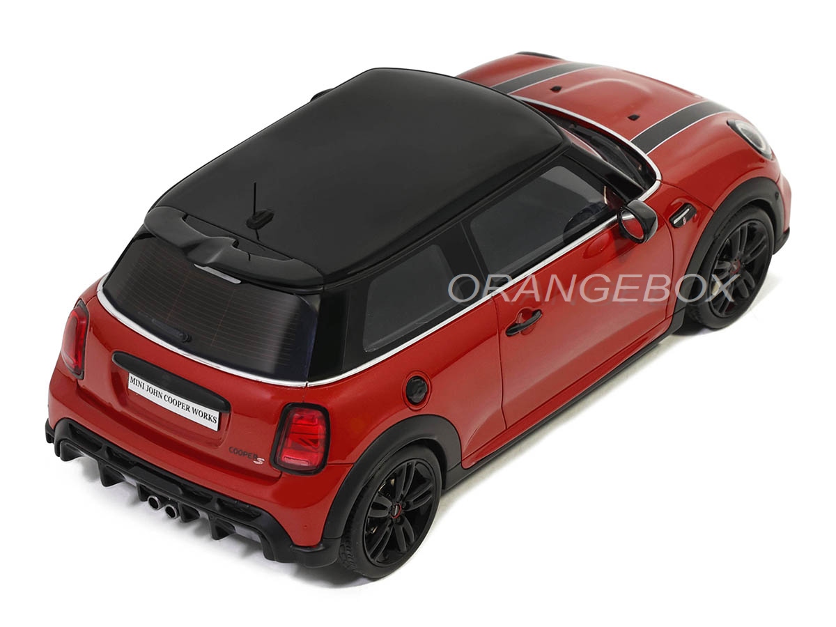 自動車 MINI JOHN COOPER WORKS 1/18 OttO mobile Mini Clubman (F54) John Cooper Works 2021 1:18 OttOmobile Prata
