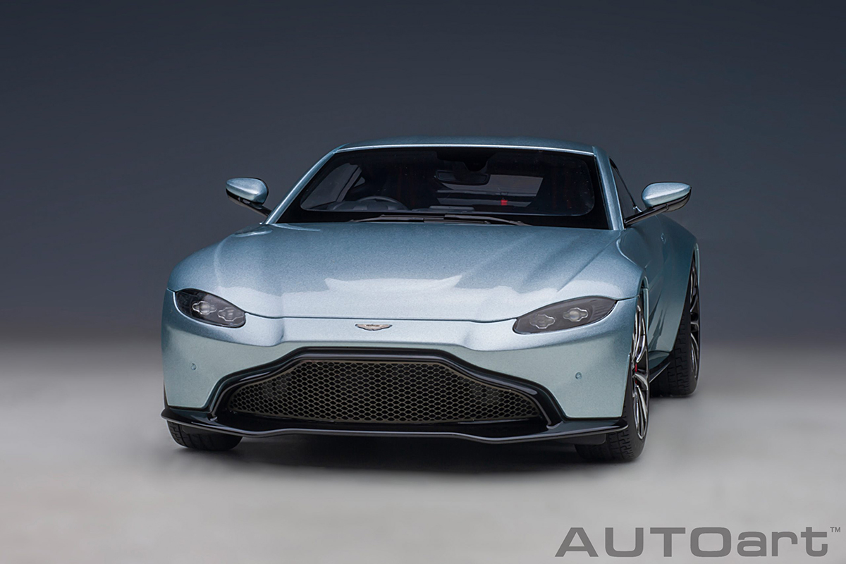 Aston Martin Vantage 2019 1:18 Autoart Cinza - 19 anos! Loja on