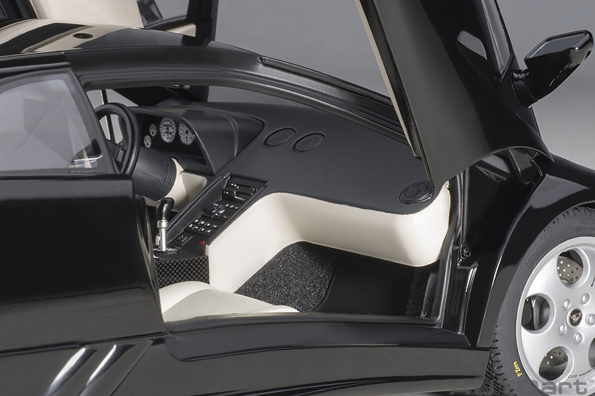 Lamborghini Diablo SE 30th Anniversary 1:18 Autoart Preto