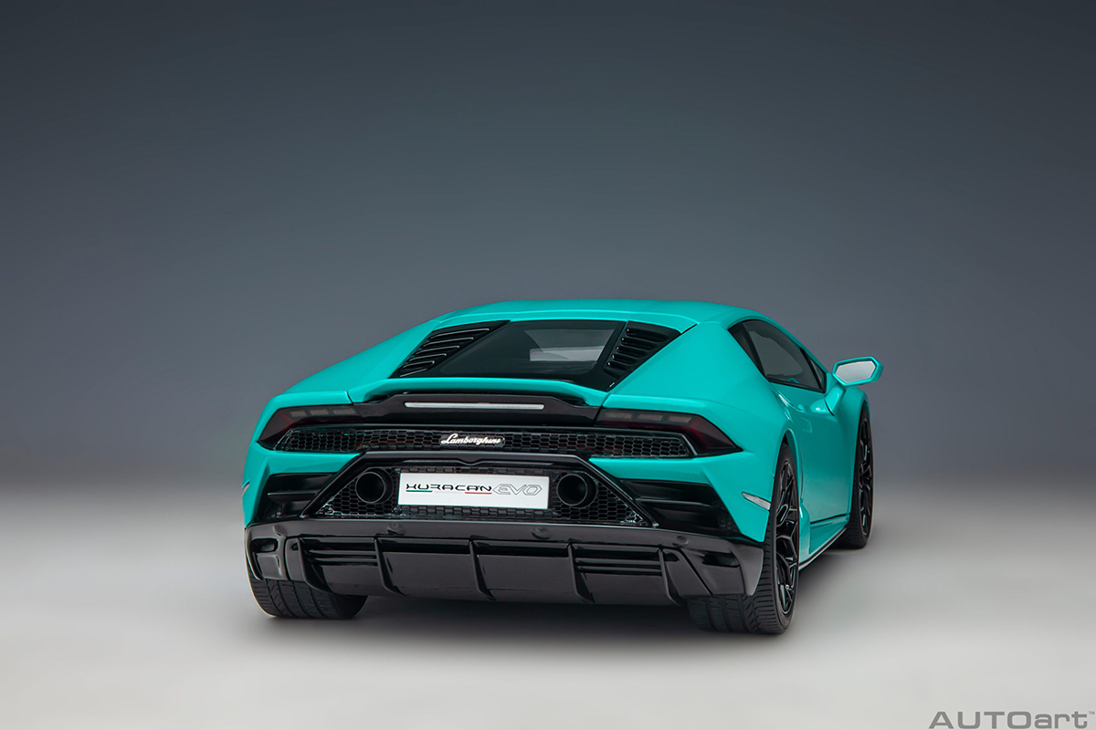 Lamborghini Huracan Evo 1:18 Autoart Azul - 19 anos! Loja on-line