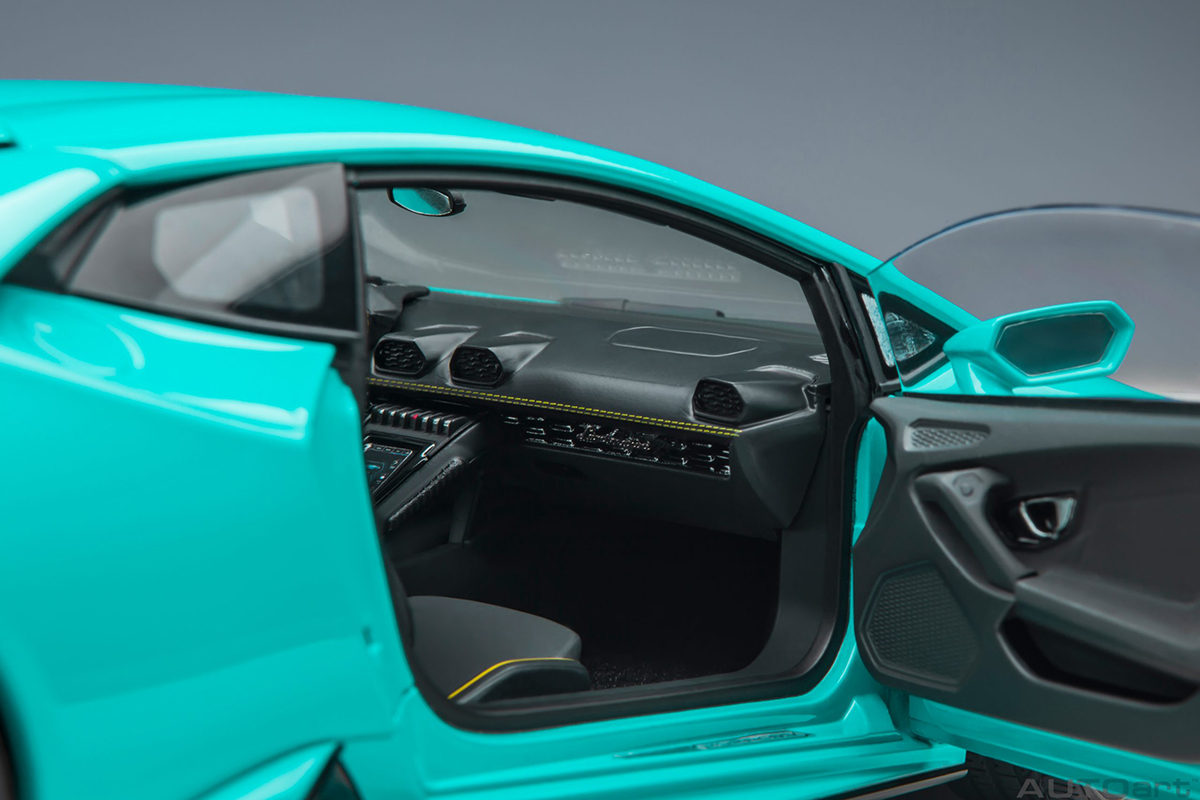 Lamborghini Huracan Evo 1:18 Autoart Azul - 20 anos! Loja on-line