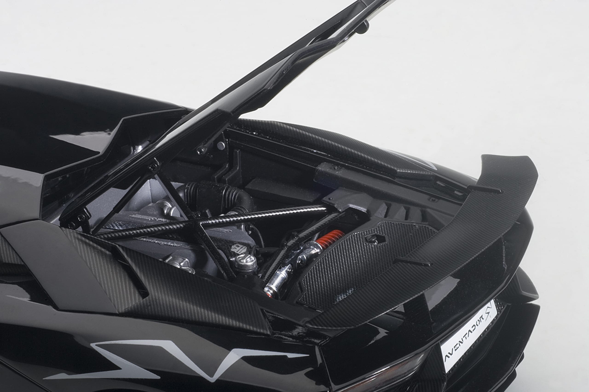 Lamborghini Aventador LP750-4 SV 1:18 Autoart Preto - 20 anos
