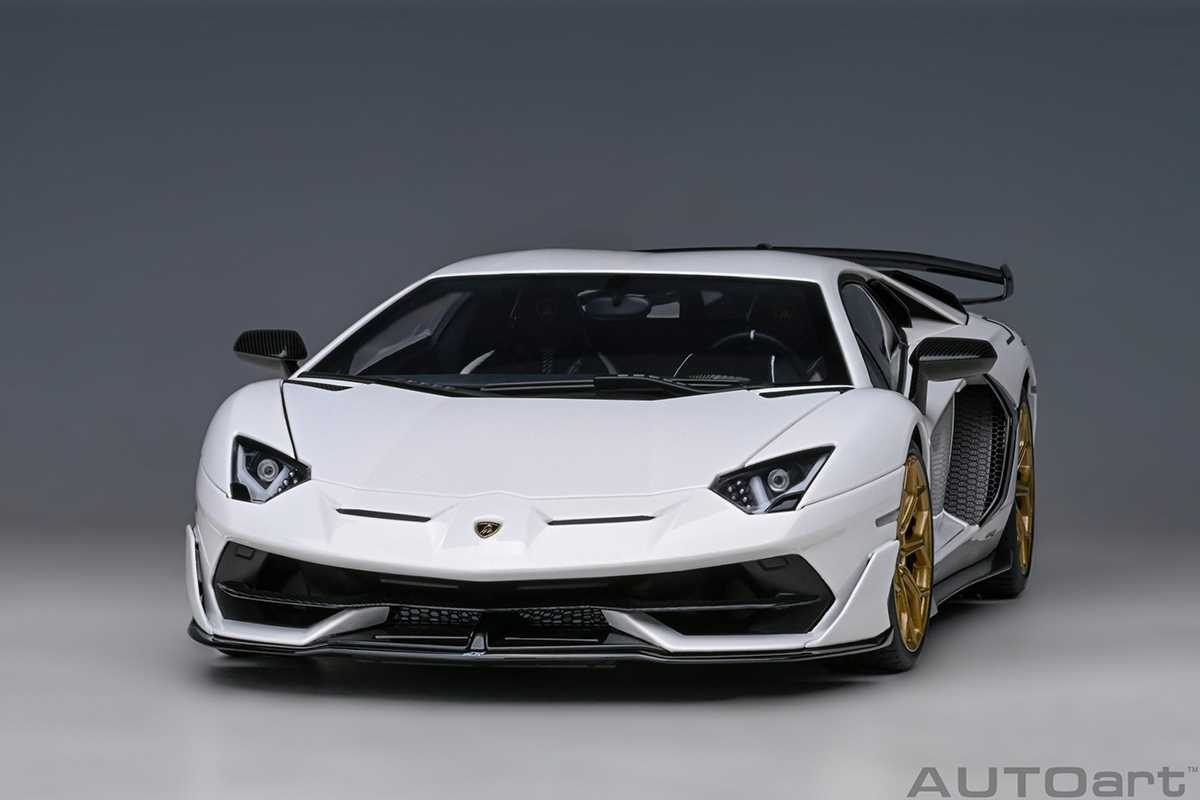 Lamborghini Aventador SVJ 1:18 Autoart Branco - 19 anos! Loja on
