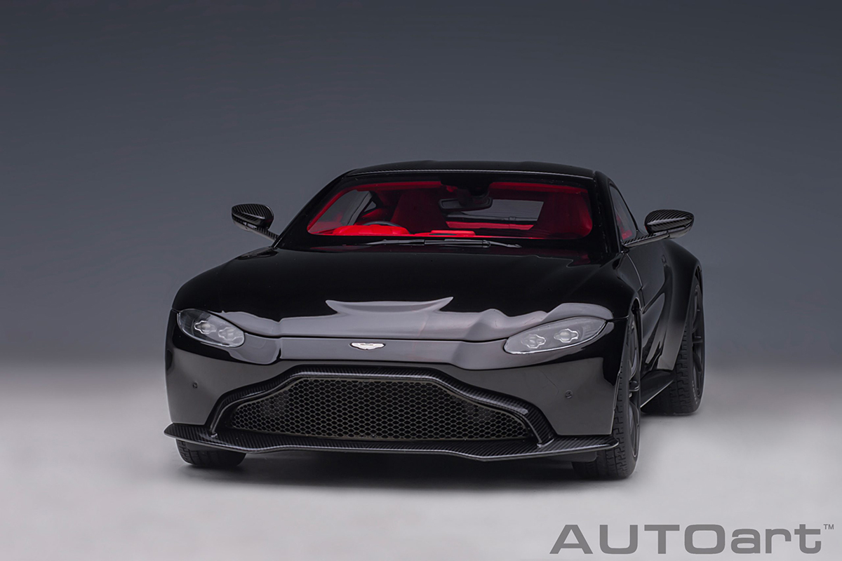 Aston Martin Vantage 2019 1:18 Autoart Preto - 19 anos! Loja on