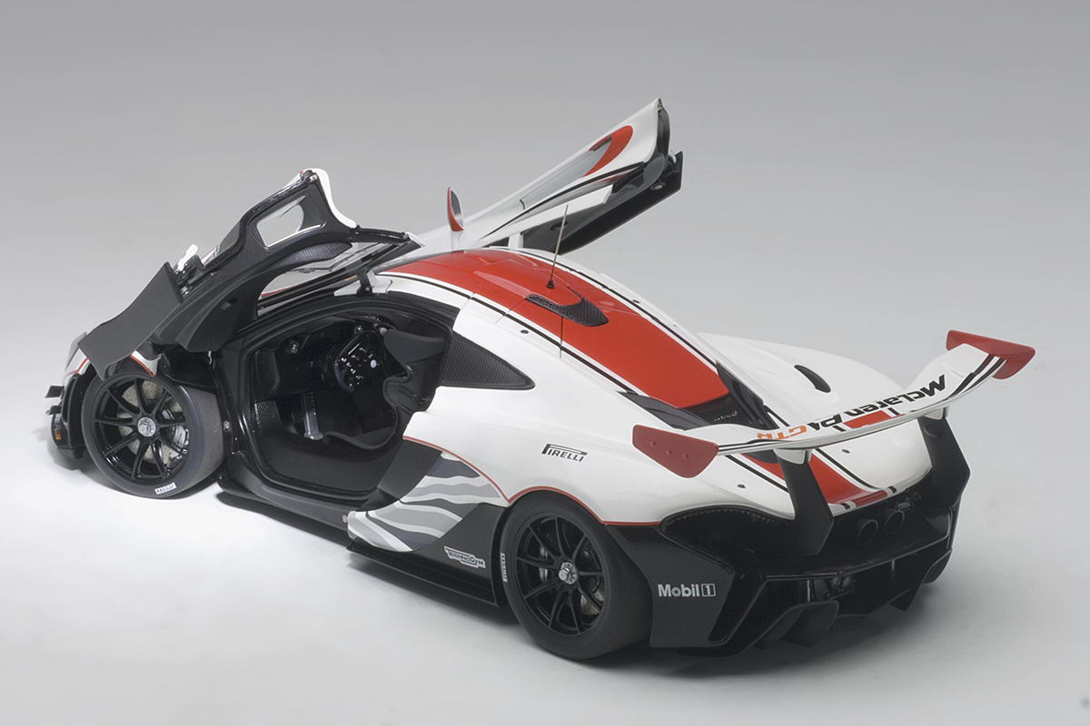 オートアート　1/18 McLaren P1 GTR #23 McLaren P1 GTR Autoart 1:18 - 19 anos! Loja on-line de miniaturas