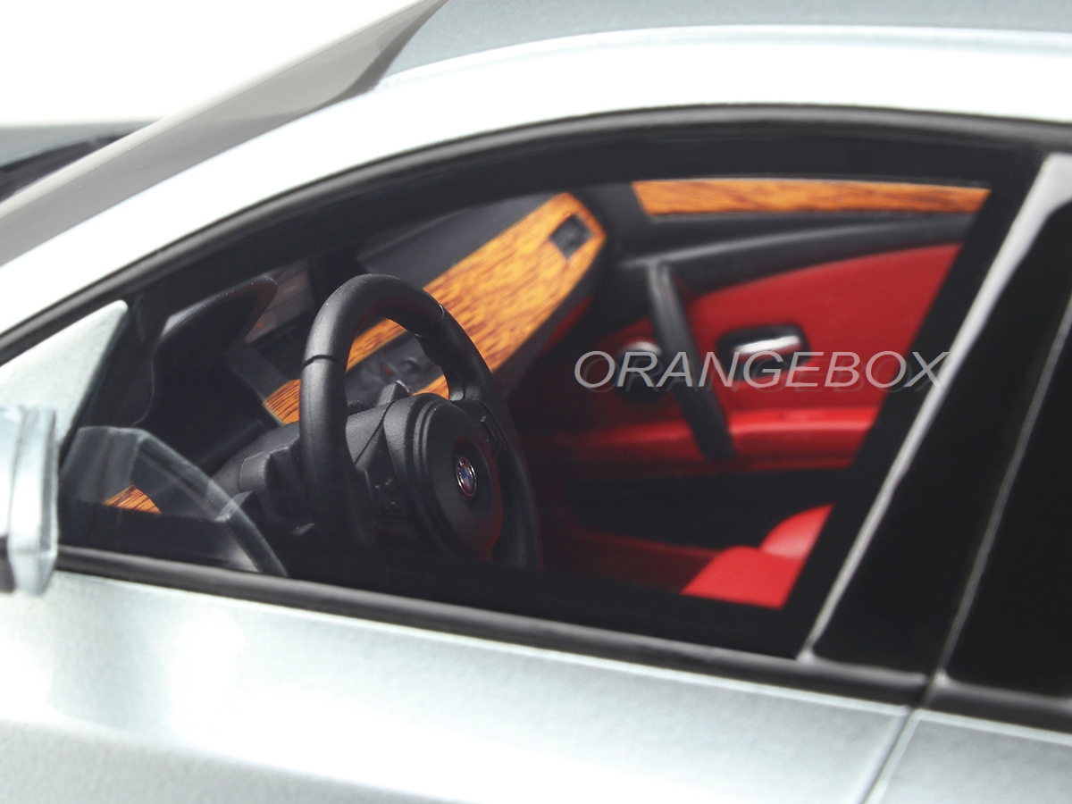 OttO 1/18  M5 E60　ミニカー BMW E60 Phase 2 M5 1:18 OttOmobile - 20 anos! Loja on-line de