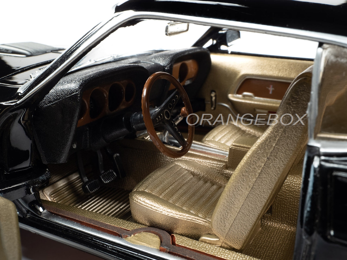 Mustang GT 2+2 1696 1:18 Autoworld - 20 anos! Loja on-line de