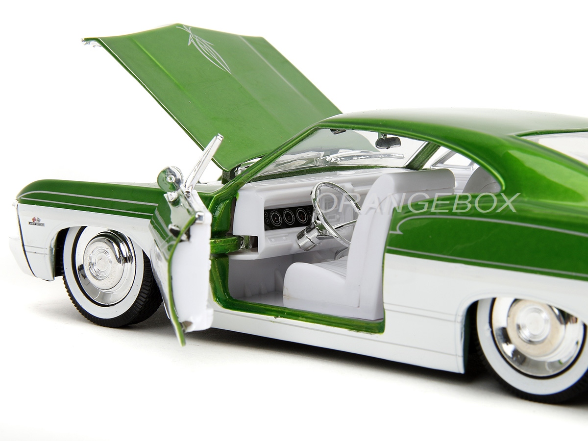 Chevrolet Impala SS 1967 2 Portas Jada Toys 1:24 Verde - 20 anos