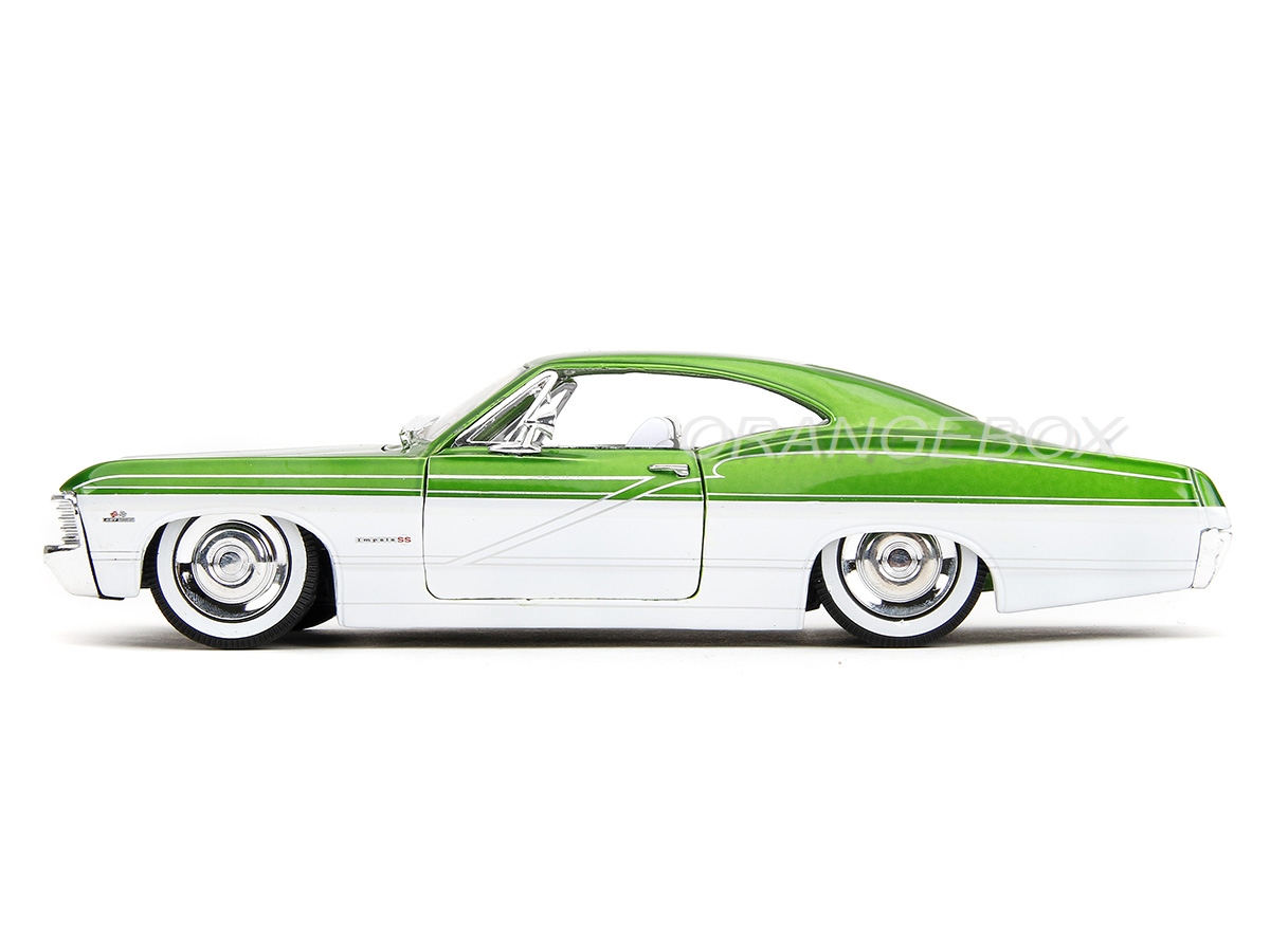 Chevrolet Impala SS 1967 2 Portas Jada Toys 1:24 Verde - 20 anos