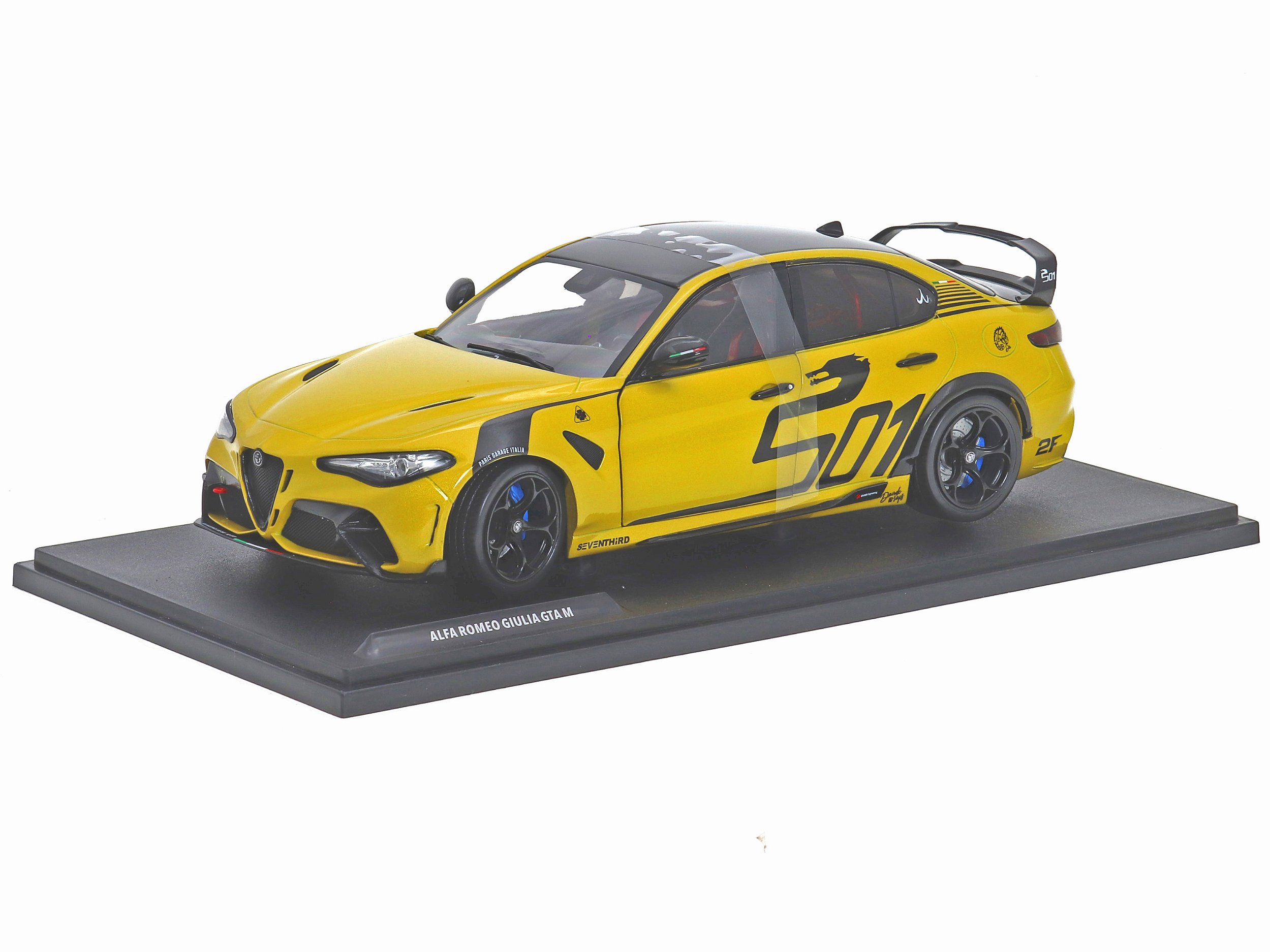 ALFA ROMEO GIULIA GTA Nagemaakt 2022 Jaune - 1:18 Solido