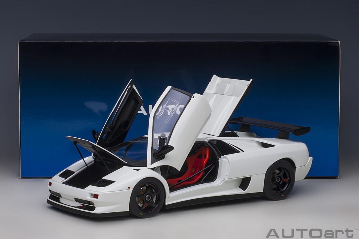 車　ＡＵＴＯ・Ａｒｔ　1/18　Ｌａｍｂｏｒｇｈｉｎｉ　Ｄｉａｂｌｏ　ミニカー Lamborghini Diablo SE 30th Anniversary 1:18 Autoart Preto - 19