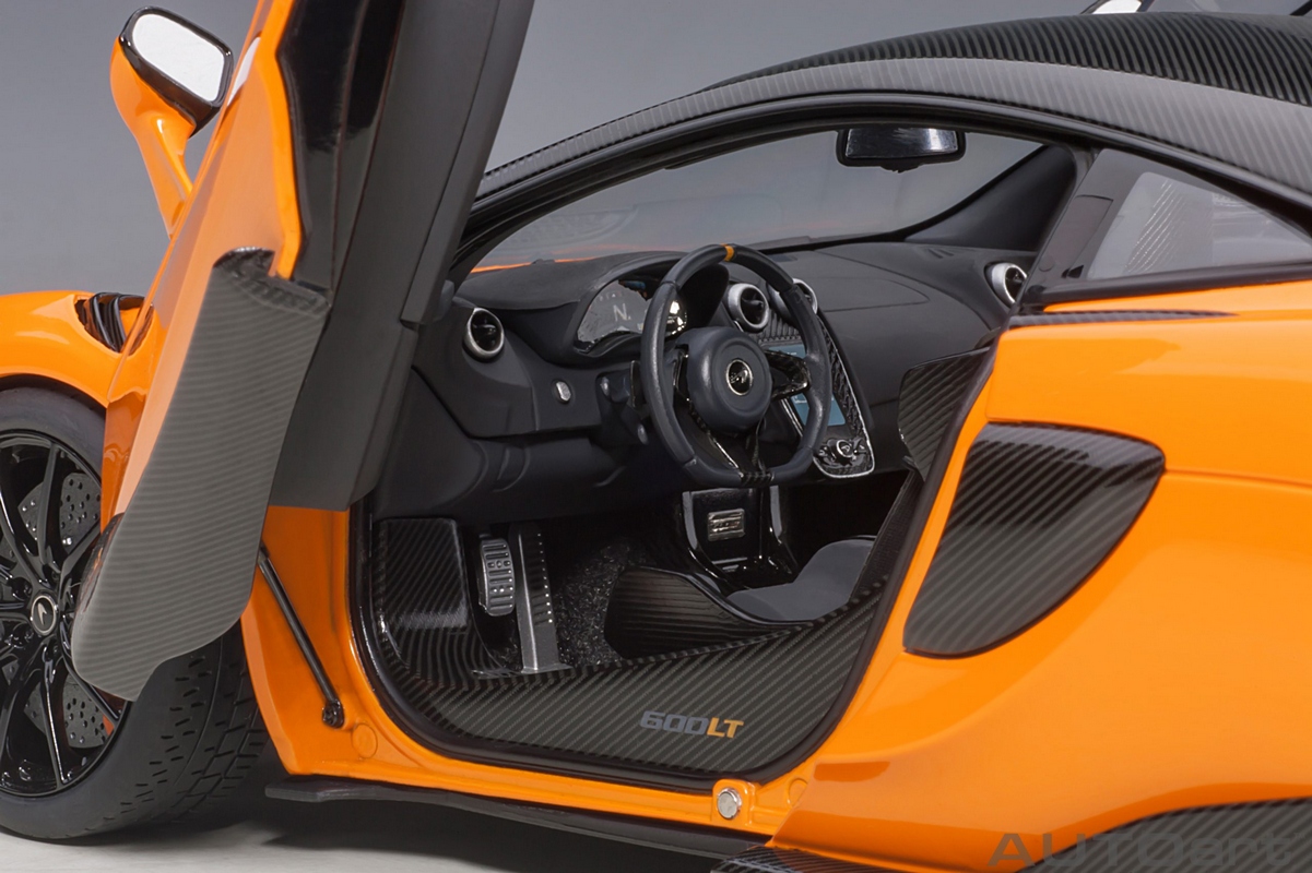 McLaren 600LT 1:18 Autoart Laranja - 20 anos! Loja on-line de