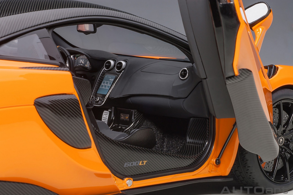 McLaren 600LT 1:18 Autoart Laranja - 19 anos! Loja on-line de