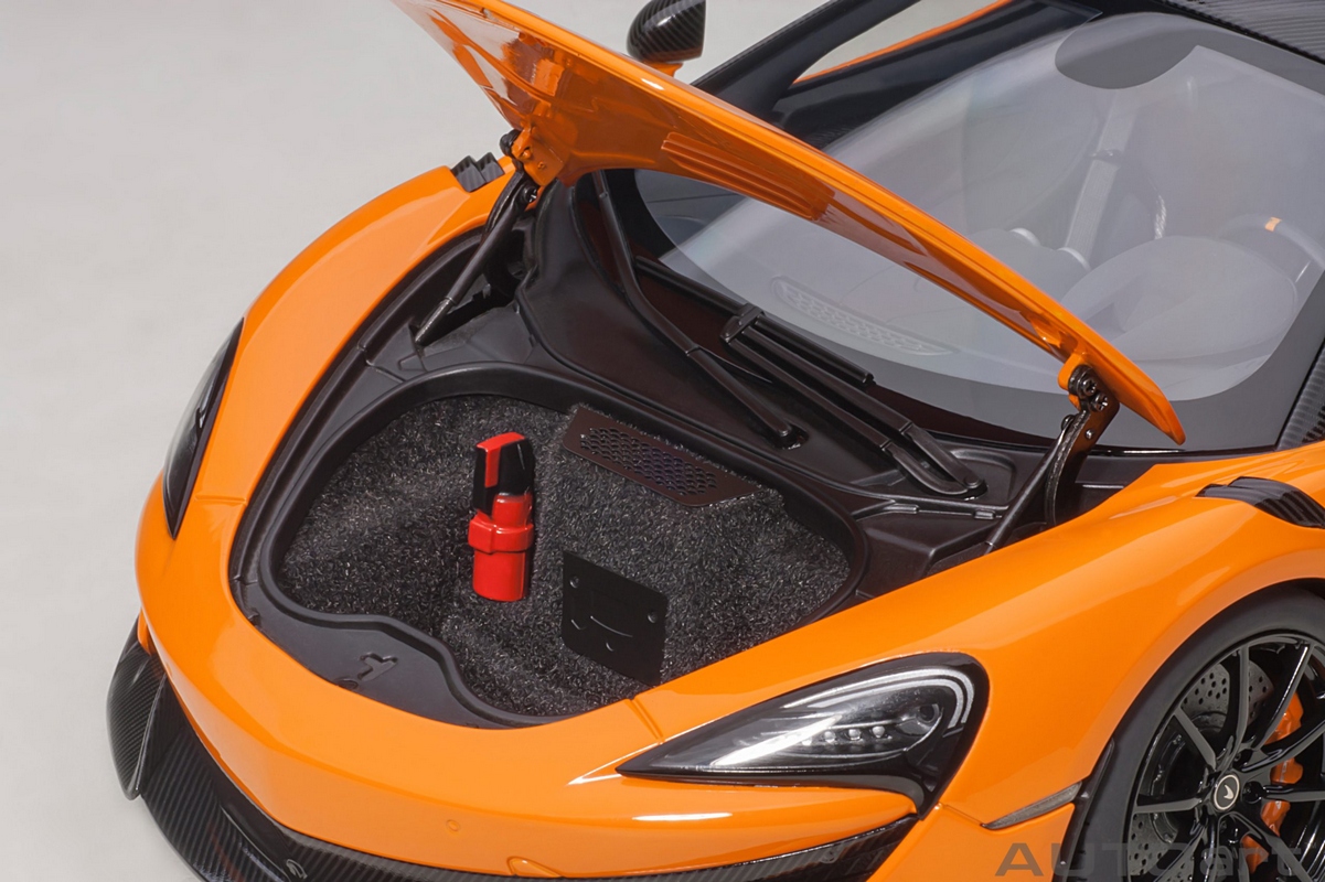 McLaren 600LT 1:18 Autoart Laranja - 19 anos! Loja on-line de