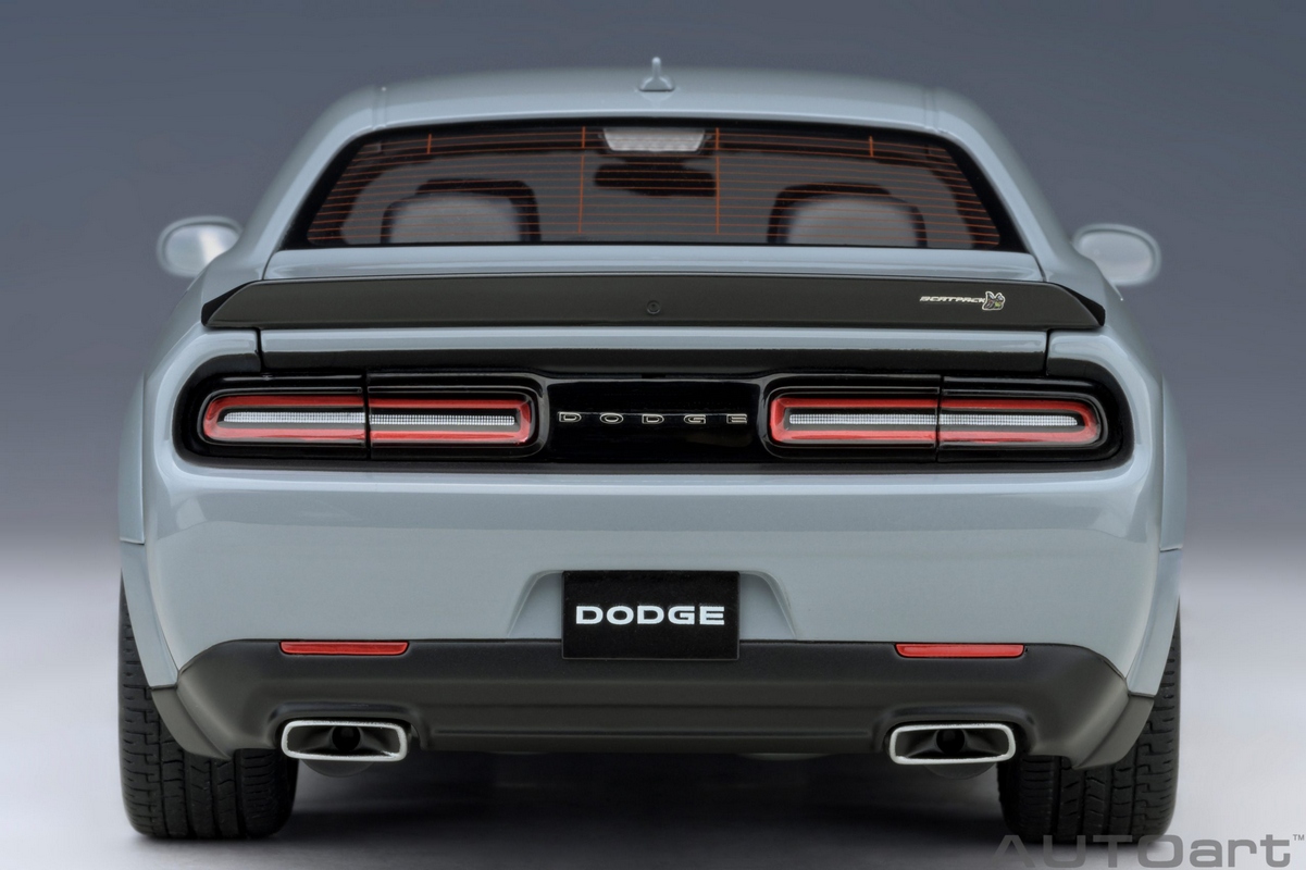 Dodge Challenger R/T Scat Pack Shaker Widebody 2022 1:18 Autoart