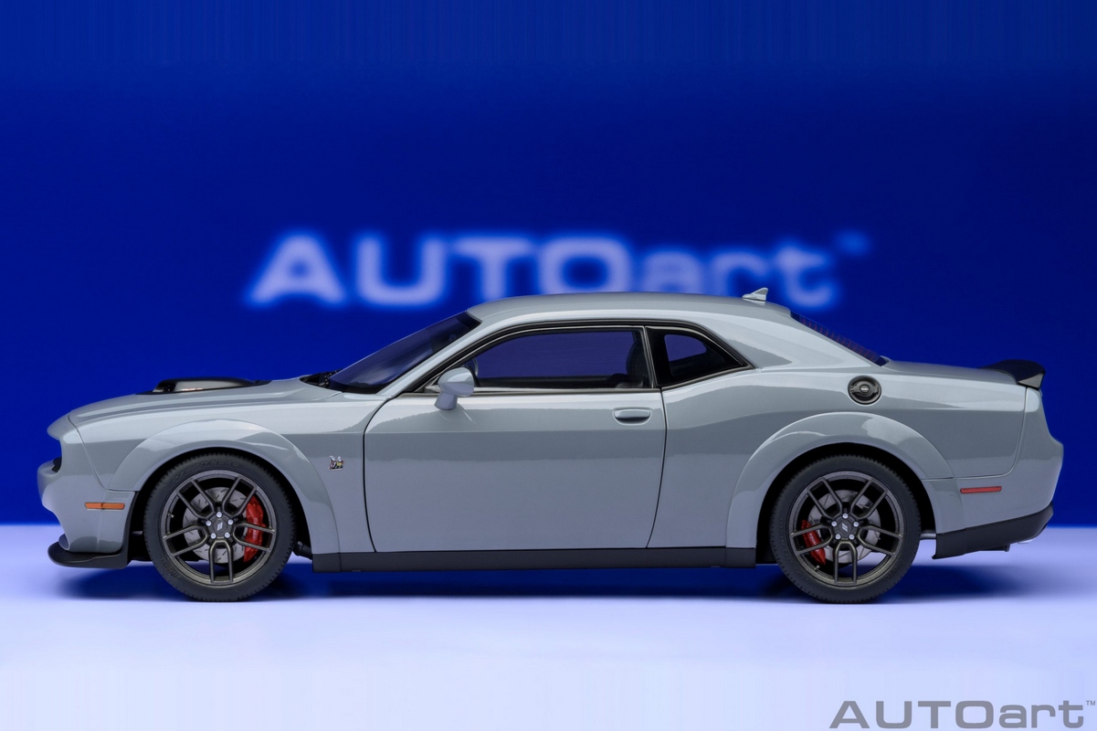 Dodge Challenger R/T Scat Pack Shaker Widebody 2022 1:18 Autoart