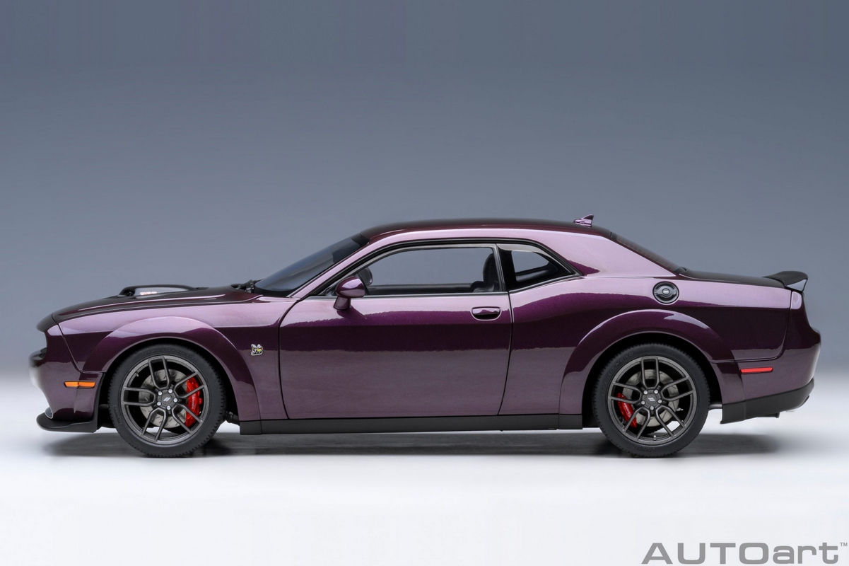 Dodge Challenger R/T Scat Pack Shaker Widebody 2022 1:18 Autoart
