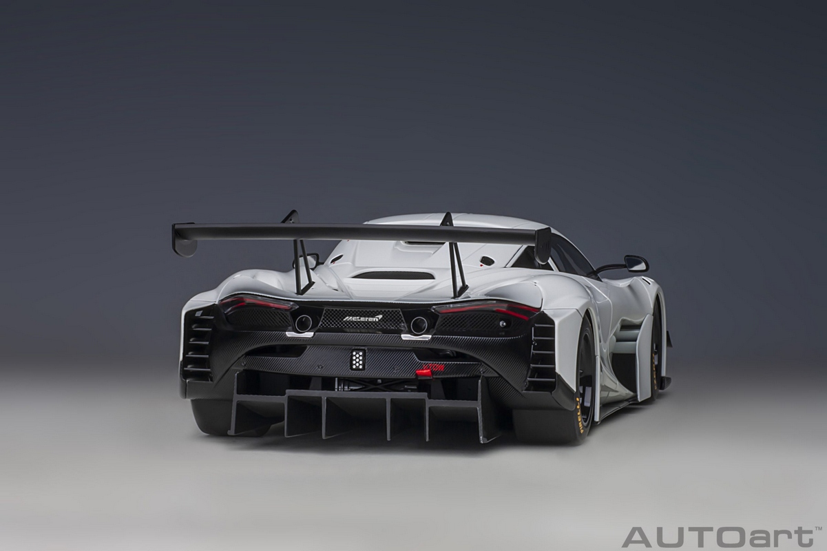 McLaren 720S GT3 1:18 Autoart Branco - 19 anos! Loja on-line