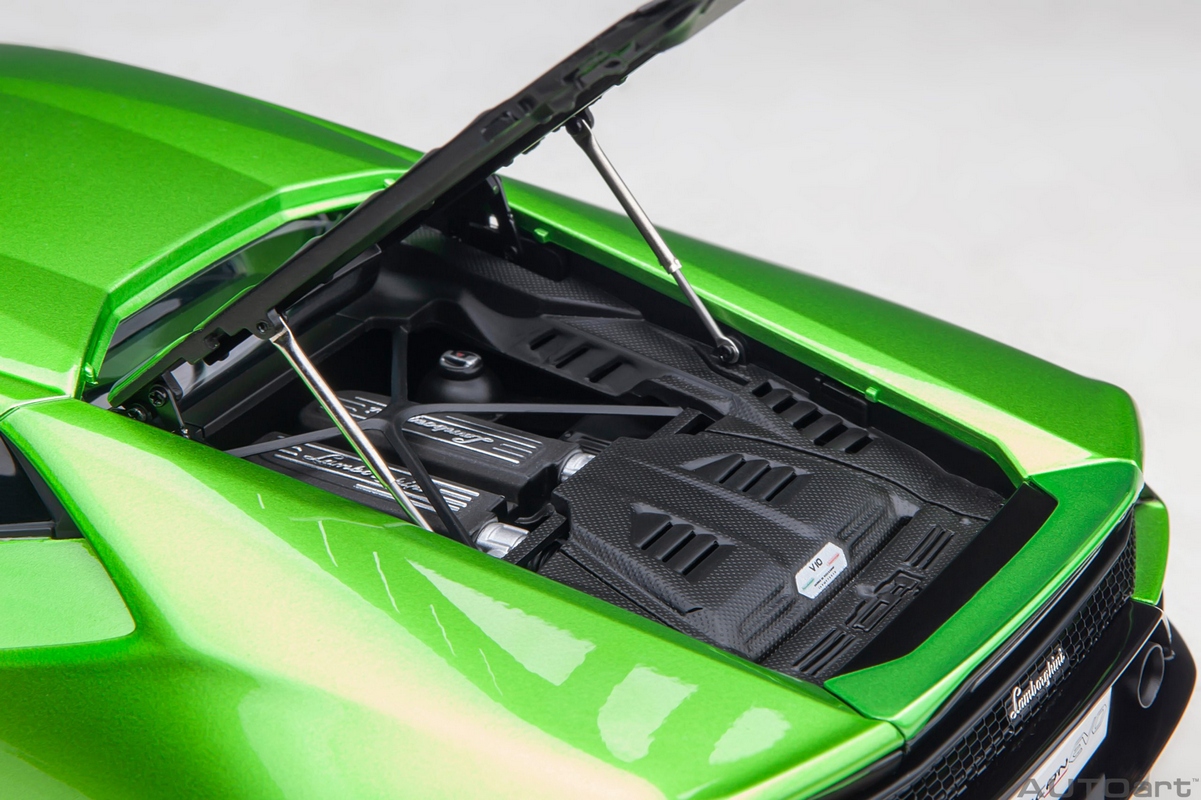 Lamborghini Huracan Evo 1:18 Autoart Verde - 20 anos! Loja on-line