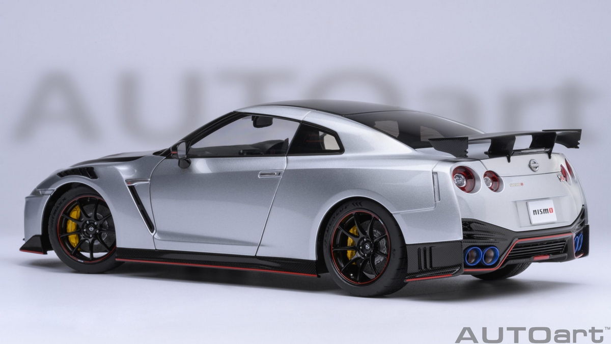 Nissan GT-R (R35) NIsmo 2022 Special Edition 1:18 Autoart Cinza