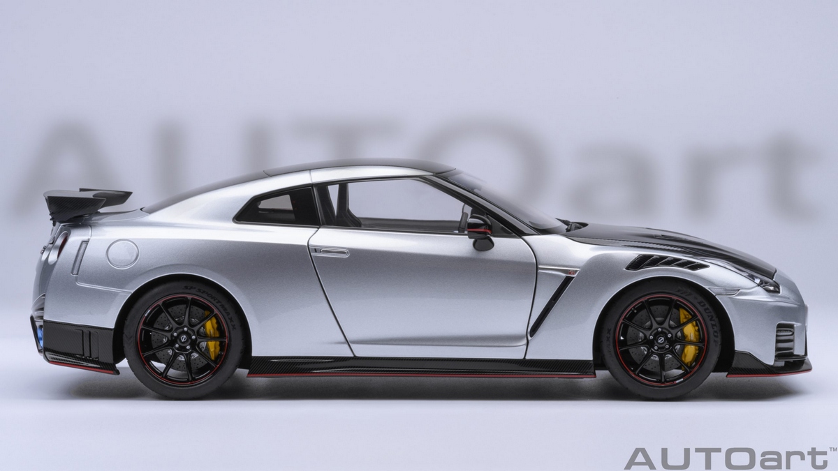 Nissan GT-R (R35) NIsmo 2022 Special Edition 1:18 Autoart Cinza