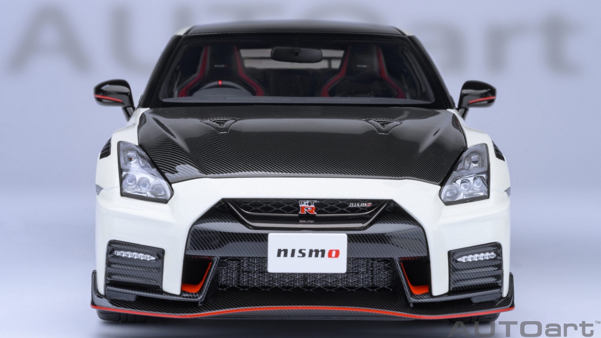 AUTOart 1/18日産 GT-R ニスモ (ブリリアントホワイトパール) AUTOart 1/18日産 GT-R ニスモ (ブリリアントホワイトパール) AUTOart