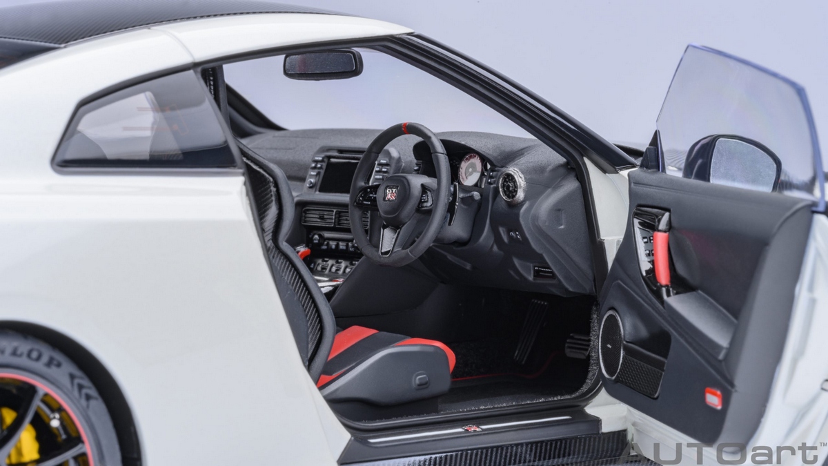 Nissan GT-R (R35) NIsmo 2022 Special Edition 1:18 Autoart Branco