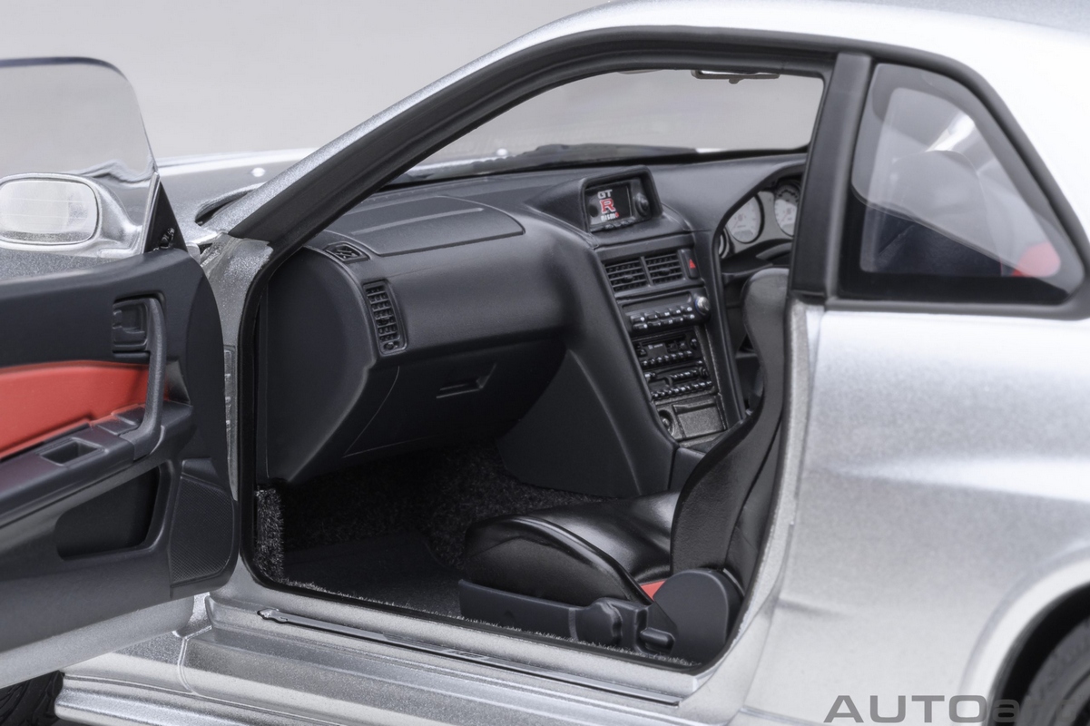 PRÉ-VENDA *** Nissan R34 GT-R Z-Tune Nismo 1:18 Autoart Prata - 19