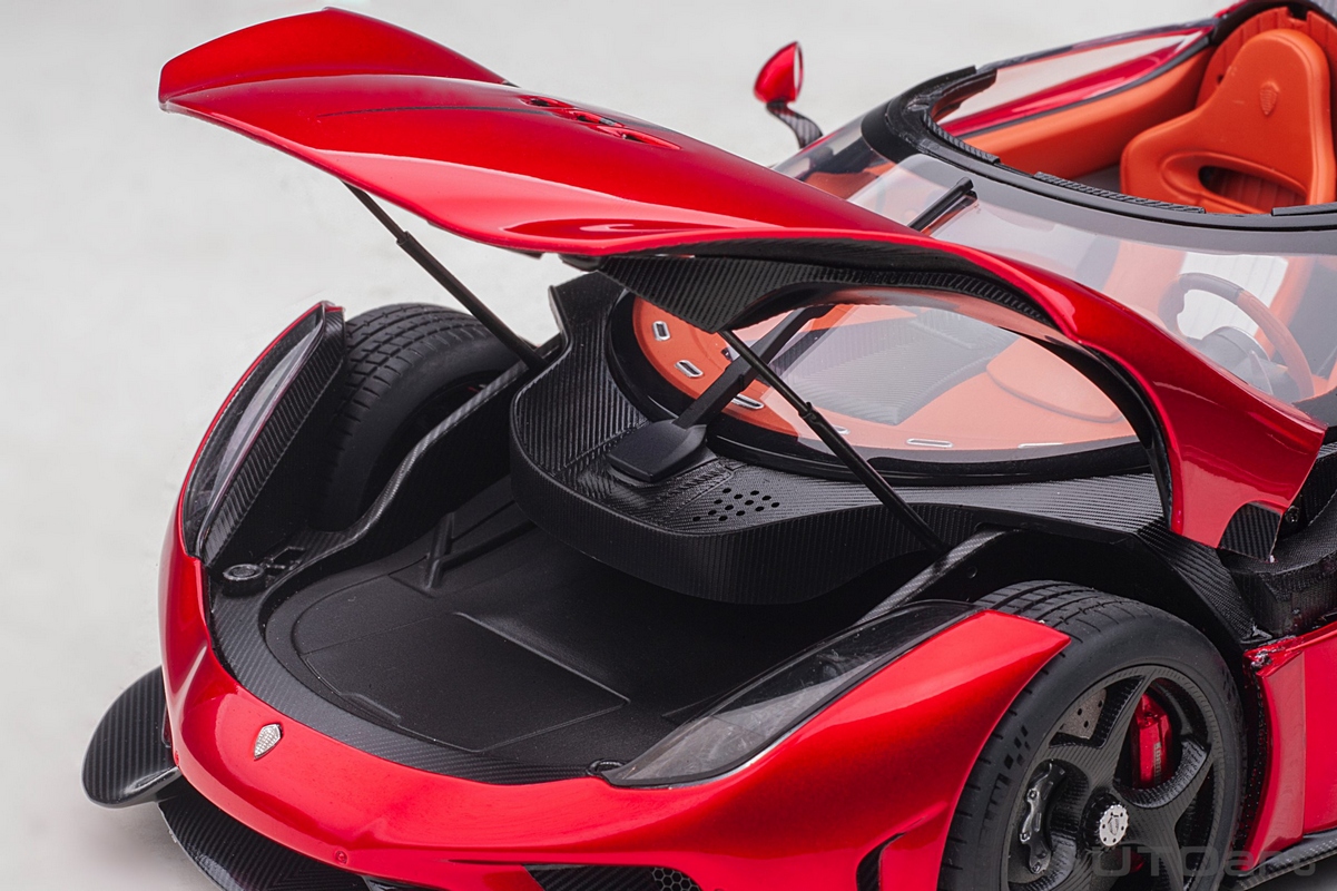 Koenigsegg Regera 1:18 Autoart Vermelho - 20 anos! Loja on-line de