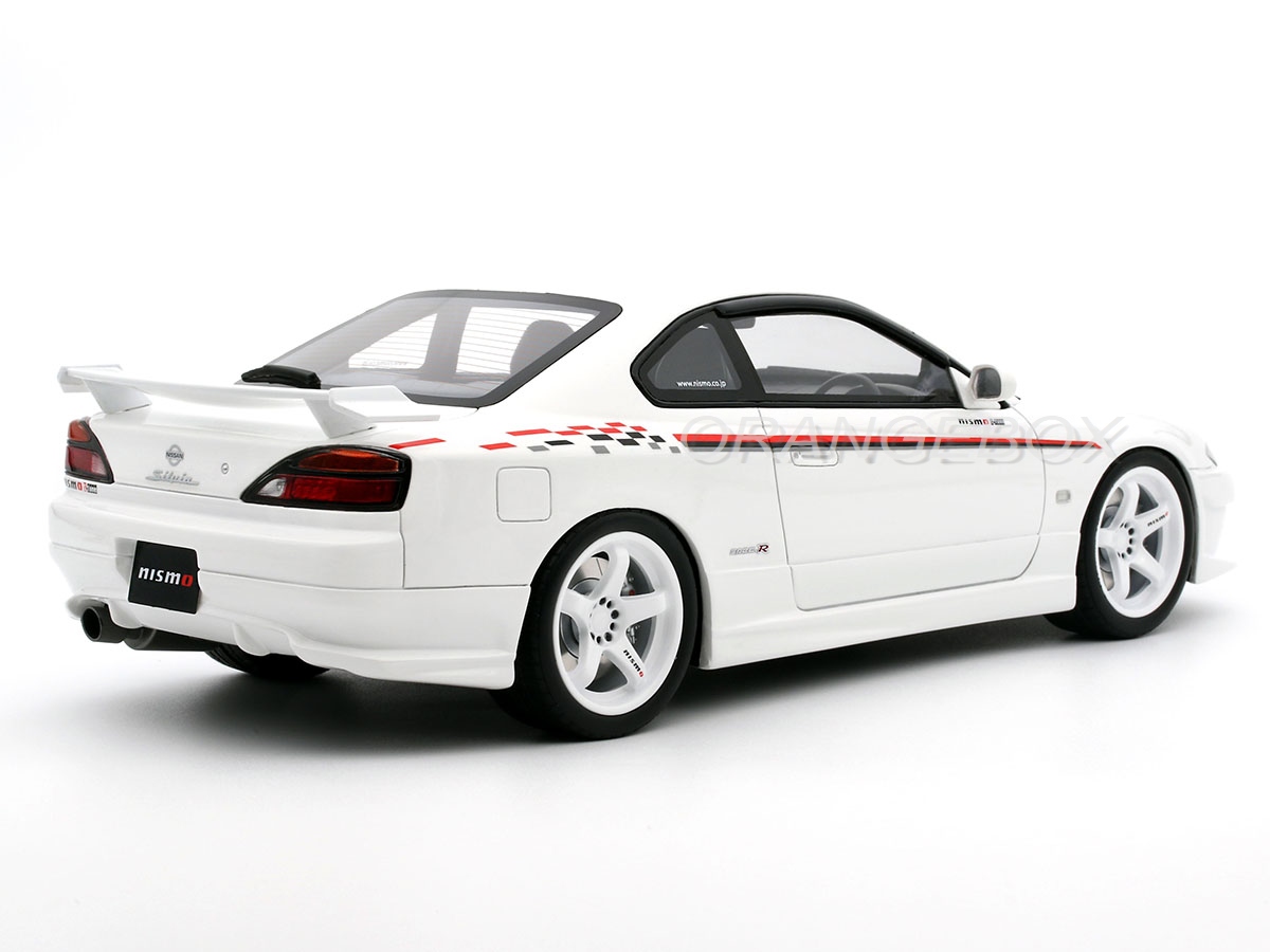 Nissan Silvia (S15 NISMO S-tune) 2000 1:18 OttOmobile - 20 anos