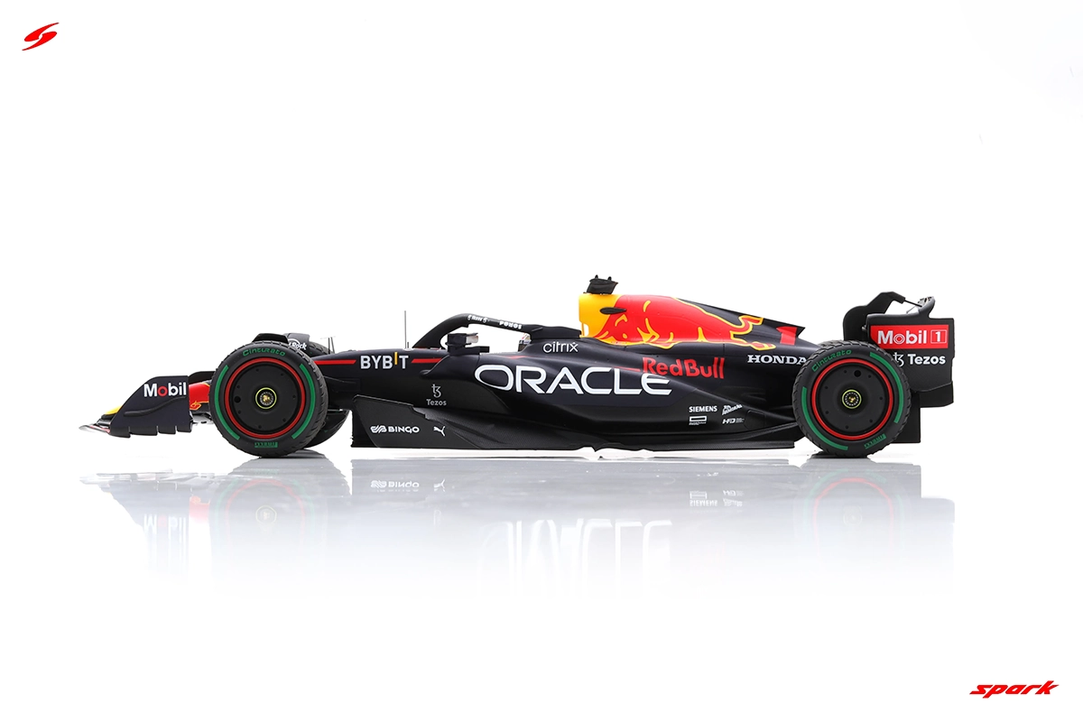 Fórmula 1 Oracle Red Bull RB18 Winner Japão 2022 Max Verstappen 1