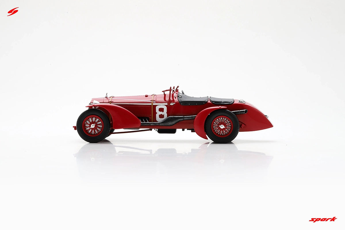 Alfa Romeo 8C No.8 Winner 24 Horas Le Mans 1932 1:18 Spark - 20