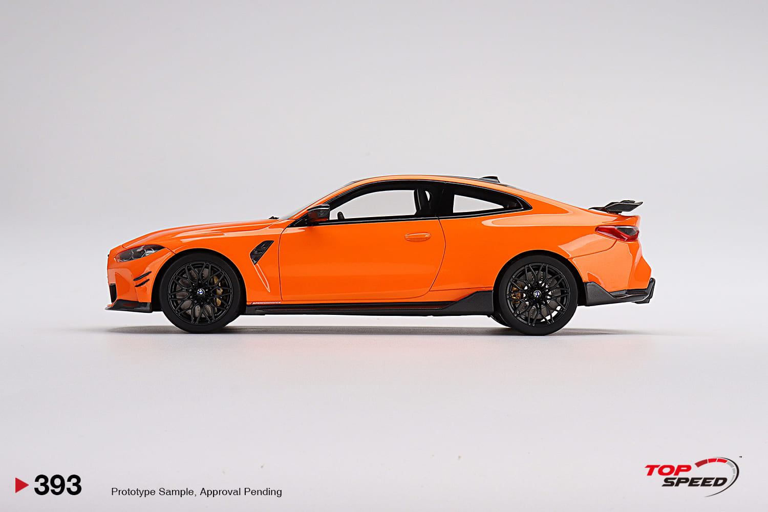 BMW M4 M-Performance (G82) 1:18 TopSpeed Laranja - 19 anos
