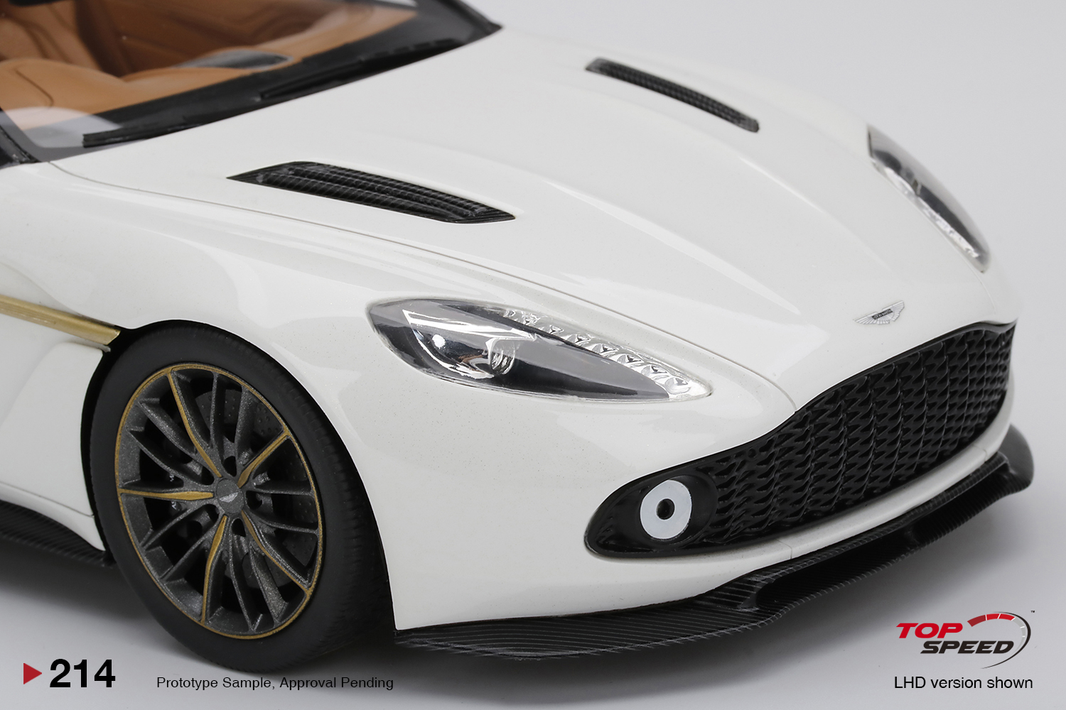 Aston Martin Vanquish Zagato Volante 1:18 TopSpeed Branco - 20