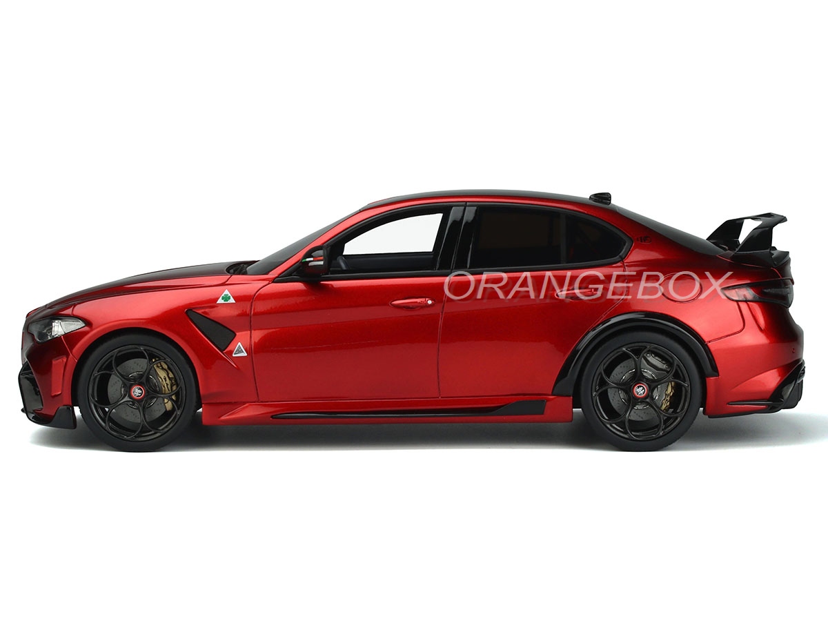 Alfa Romeo Giulia GTAm 2020 1:18 OttOmobile Vermelho - 20 anos