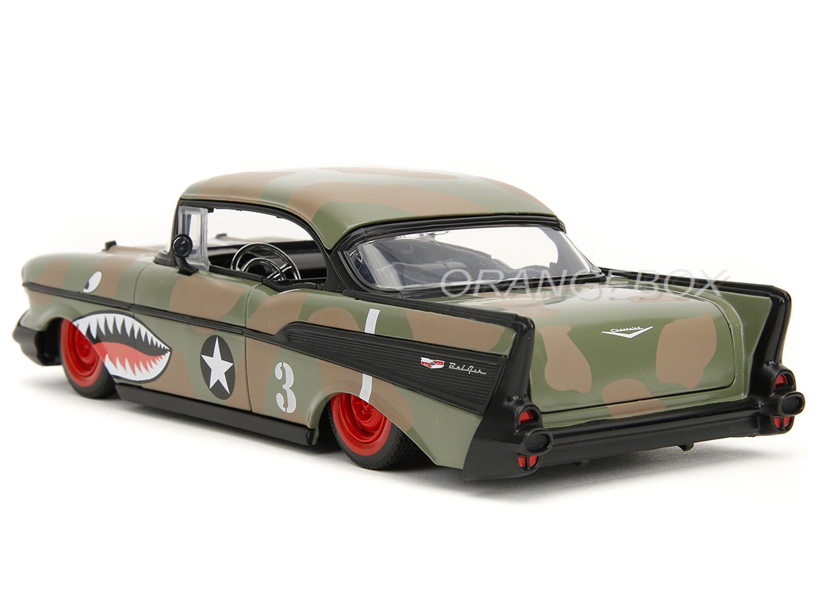 Chevrolet Bel Air 1957 1:24 Jada Toys Shark Mouth Graphics - 20