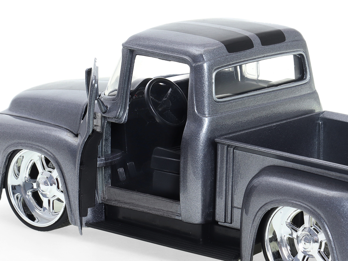 Ford F-100 1956 Custom 1:24 Jada Toys Cinza - 19 anos! Loja on