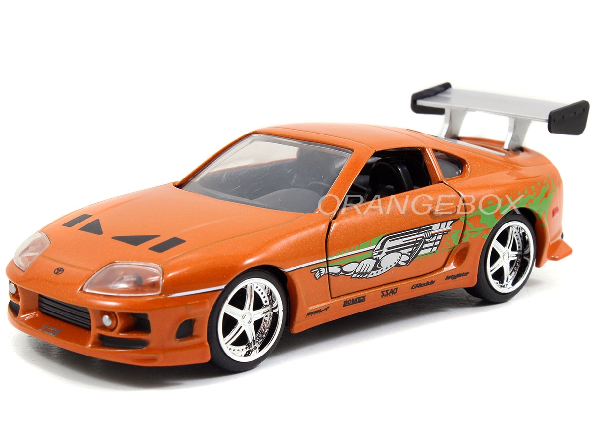 Dom's Dodge Charger R/T + Brian's Toyota Supra Velozes e Furiosos