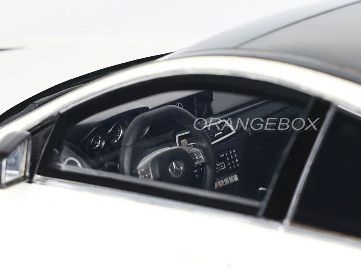 Mercedes Benz C63 AMG Edition 507 2023 1:18 GT Spirit - 20 anos