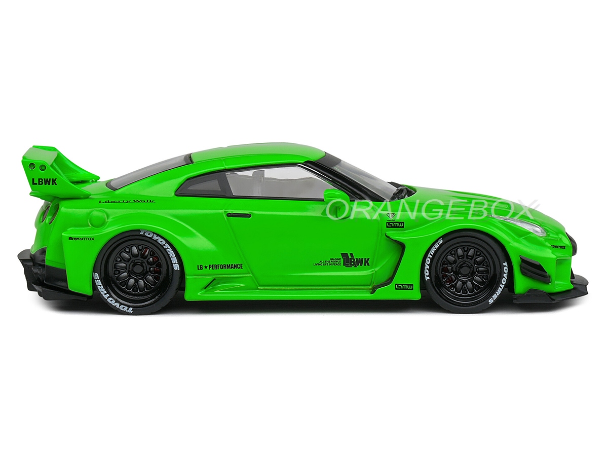 Nissan GT-R (R35) Liberty Walk Body Kit 1:43 Solido Verde - 19
